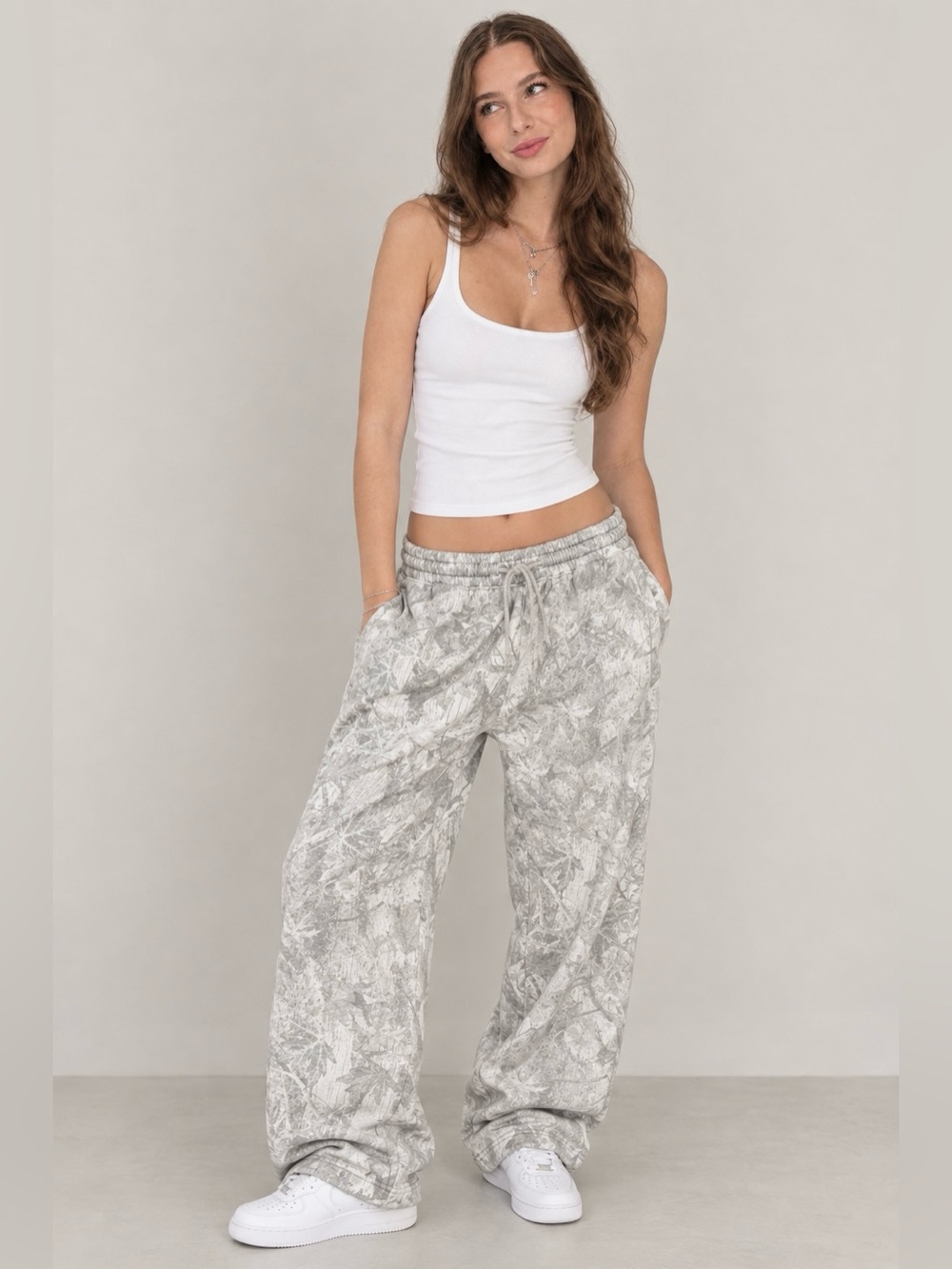 Hollister men’s light camo Printed Lounge Pants - size small